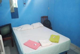 HOSTAL CASA PILAR has Smoking rooms