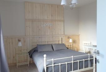 Hotel Duinekeuntje allows 18 year olds to book a room