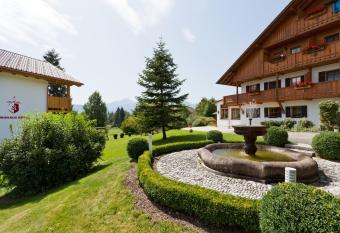 Landhaus K  ssel has Balcony rooms