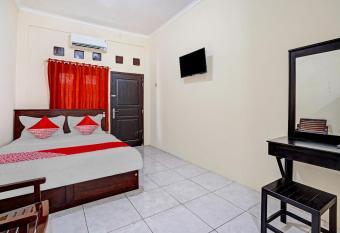 OYO 90393 Pondok Nusa Indah Syariah allows 18 year olds to book a room