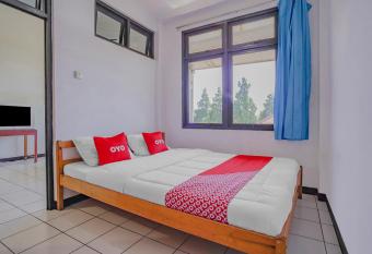 OYO 90352 Villa Agape 2 allows 18 year olds to book a room