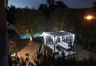 Villa ZenCorse has Balcony rooms