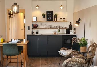 B&Be Happy allows 18 year olds to book a room