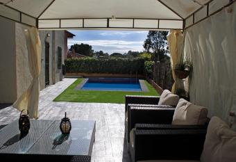 Villadora has Balcony rooms