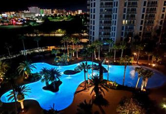 1815 A Slice of Heaven Destin - Pool & Ocean View has rooms with a private hot tub