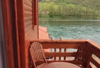 Apartmani ODMOR NA DRINI has Smoking rooms