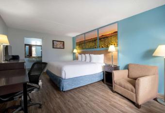 Days Inn by Wyndham Perrysburg Toledo allows 18 year olds to book a room