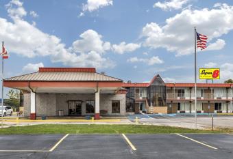 Super 8 by Wyndham Perrysburg has Smoking rooms