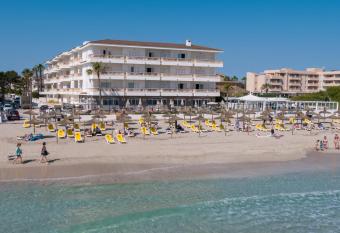 Grupotel Dunamar allows 18 year olds to book a room