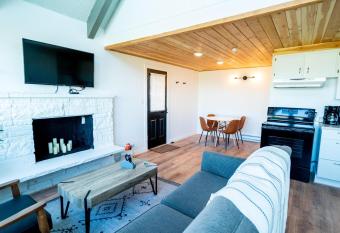 Tidal House #10 - Ocean Shores Chalet has Balcony rooms