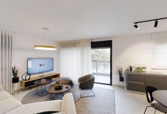 Luxury 3 Bedroom new apartment - close to the Beach & Bahai Gardens has Balcony rooms