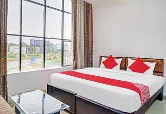 Flagship 80621 Thaza allows 18 year olds to book a room