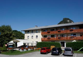 Hotel-Restaurant Stefanihof has Balcony rooms