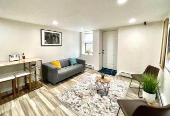 2Bd Modern Apartment - Long term allows 18 year olds to book a room