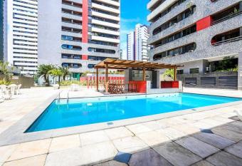 Apartamento tipo Flat em Boa viagem com servi  os inclusos has Smoking/Balcony rooms