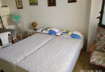 l appartamentino di Romano allows 18 year olds to book a room