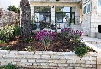 Villa Wind Apartments has Balcony rooms
