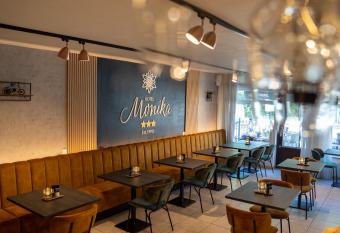 Hotel Monika allows 18 year olds to book a room