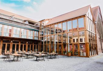 Hotel Gut H  hnerhof allows 18 year olds to book a room