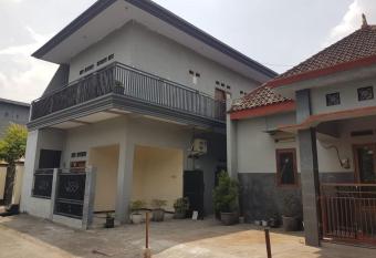 Selaras Kost Syariah allows 18 year olds to book a room