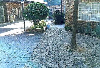 497 on west ave guest house has Balcony rooms