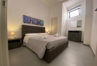 Casa vacanze Mandal   allows 18 year olds to book a room