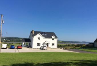 Ardaobhainn allows 18 year olds to book a room