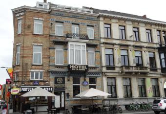 Hotel de la Gare Aalst allows 18 year olds to book a room