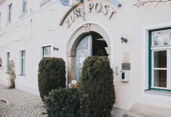 Hotel Landgasthof Zur Post allows 18 year olds to book a room