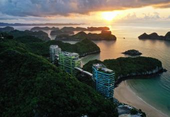 Flamingos Cat Ba Resort Apartment has Balcony rooms
