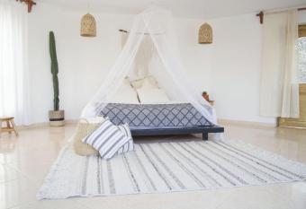 Zazen Habitaci  n 4 has Balcony rooms