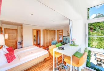 Hotel B  rglstein has Balcony rooms