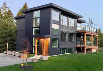 107 Birchview Trail has Balcony rooms