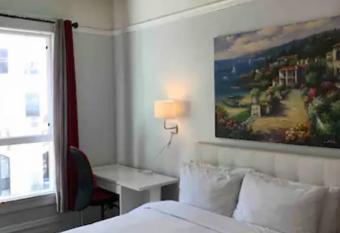 Blue Hotel allows 18 year olds to book a room