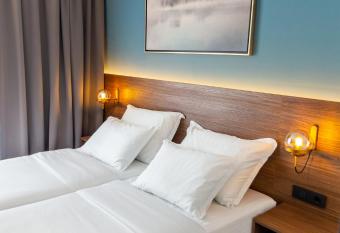 Boutique ROOMs 76 has Balcony rooms