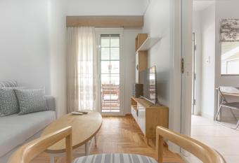 Beautiful and comfortable apartment at Marina Zeas allows 18 year olds to book a room