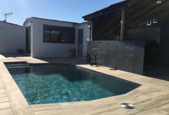 La Madrague Petite Camargue allows 18 year olds to book a room