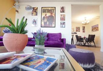 King's Comedy House, panoramic desert view & pool has Balcony rooms