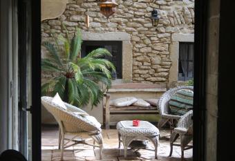 LE PATIO has Balcony rooms