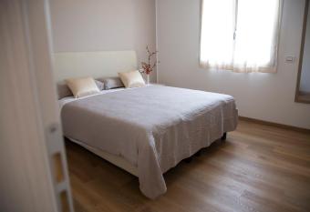 B&B STELLANOVA allows 18 year olds to book a room