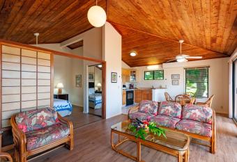 Poipu Plantation Vacation Rentals has Balcony rooms