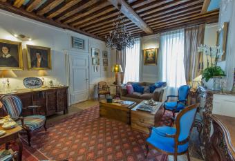 Room in Guest room - This 10th Century home sits in an extraordinary setting in the center of Orleans allows 18 year olds to book a room