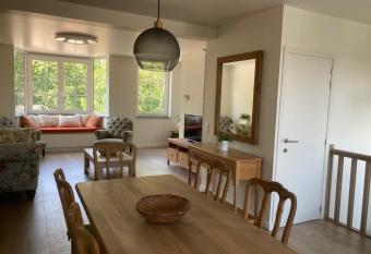 Casa diatomea allows 18 year olds to book a room