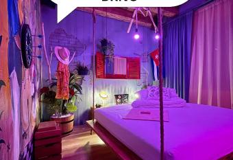 OROOM Havana - Role Play For Couples in BRNO allows 18 year olds to book a room