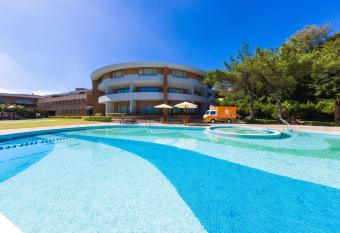 Yaward Resort - Taoyuan Golf & Country Club allows 18 year olds to book a room