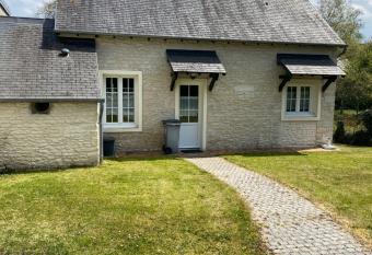 Chez p  p   allows 18 year olds to book a room