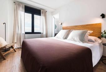 Bguest Apartamento Sur allows 18 year olds to book a room