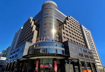 Monarch Plaza Hotel has Balcony rooms