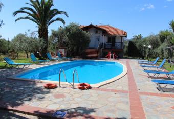 VILLA IATROU has Balcony rooms