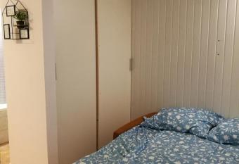 V  mh  z Apartman allows 18 year olds to book a room